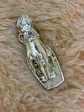 Vintage Victorian-style Hand Clip